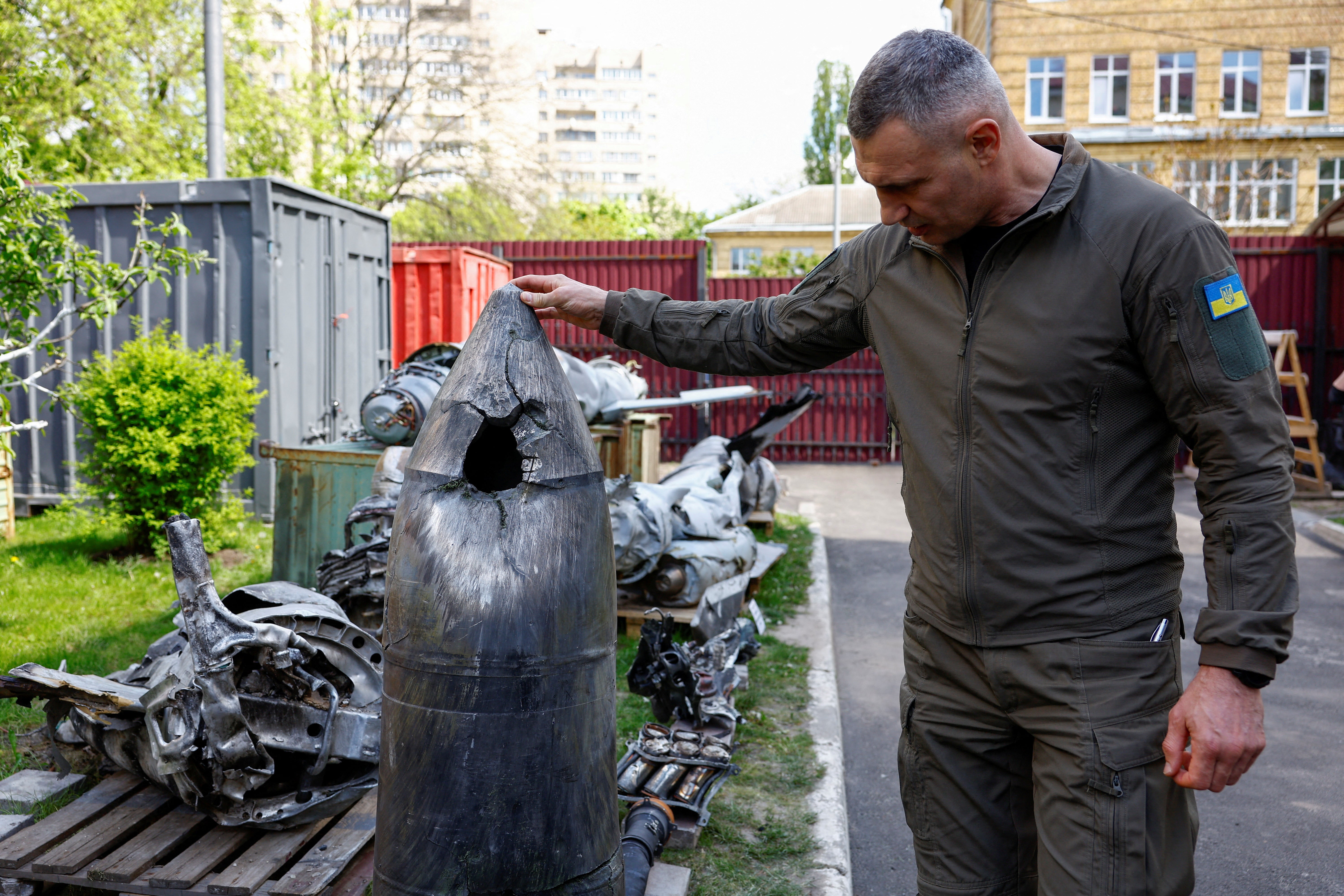 <p>Kyiv Mayor Vitalii Klitschko shows a Kh-47 Kinzhal Russian hypersonic missile warhead, shot down by a Ukrainian Air Defence unit</p>
