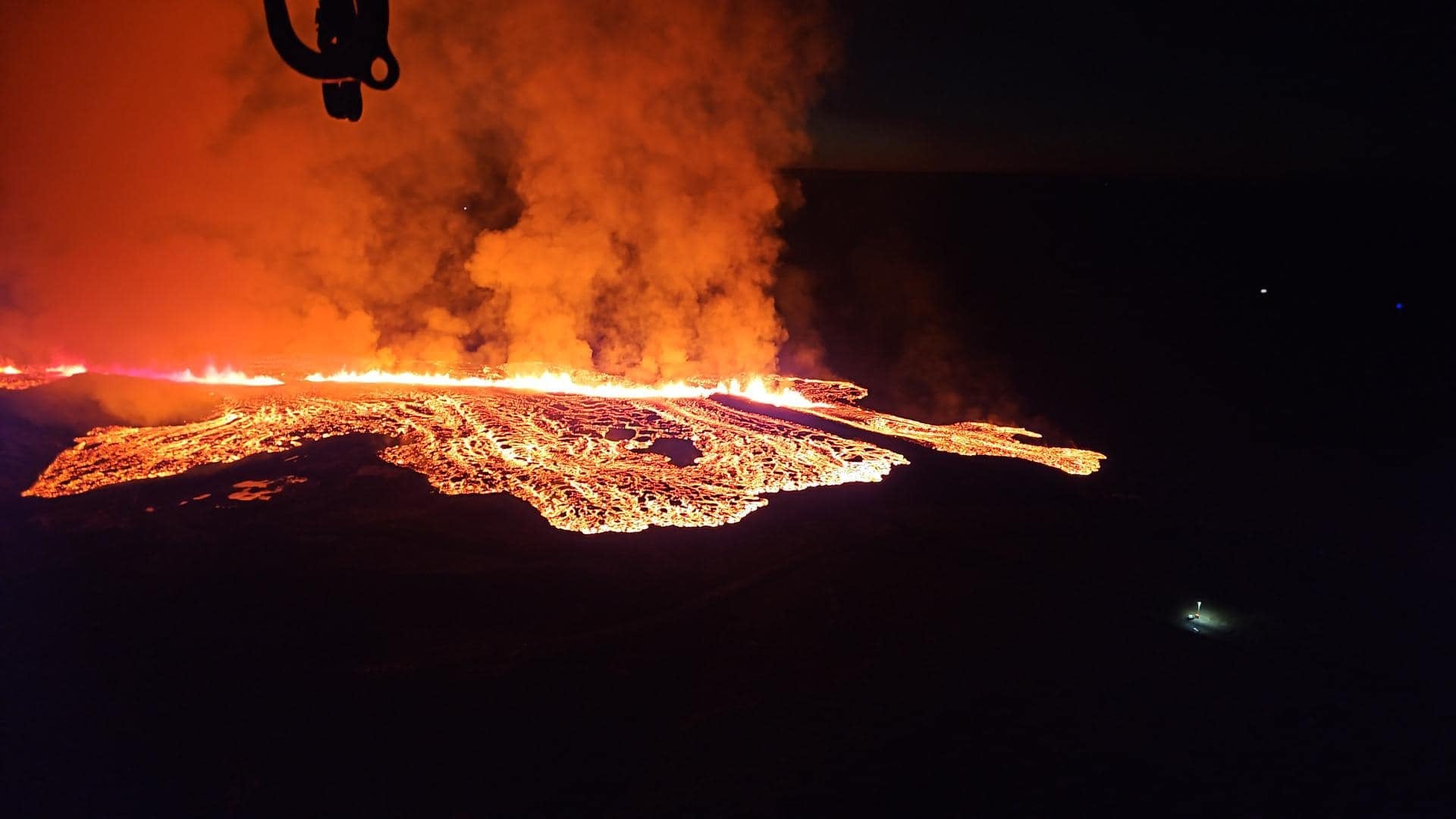 

<p>Volcano spews lava on Iceland’s Reykjanes peninsula</p>
<p>” height=”1080″ width=”1920″ layout=”responsive” i-amphtml-layout=”responsive”><i-amphtml-sizer slot=