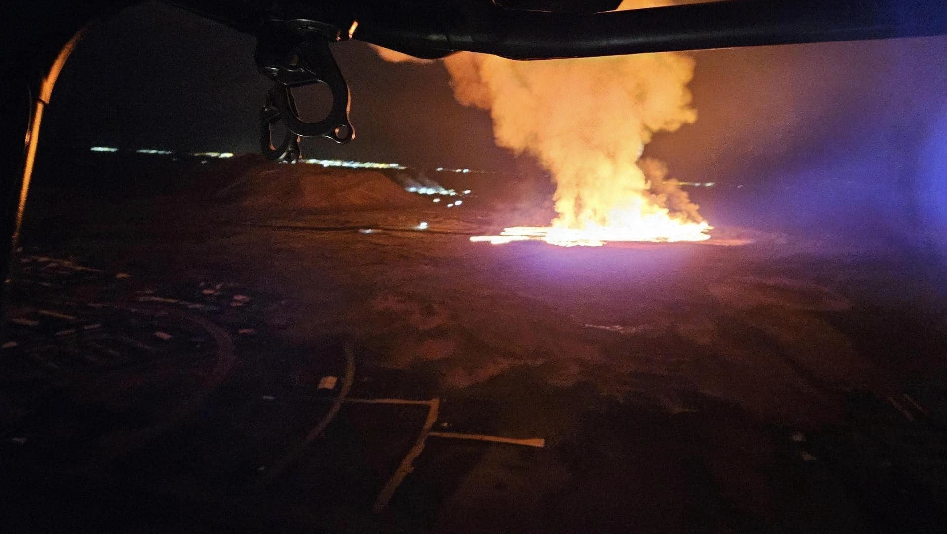 

<p>Volcano spews lava on Iceland’s Reykjanes peninsula</p>
<p>” height=”1081″ width=”1919″ layout=”responsive” i-amphtml-layout=”responsive”><i-amphtml-sizer slot=