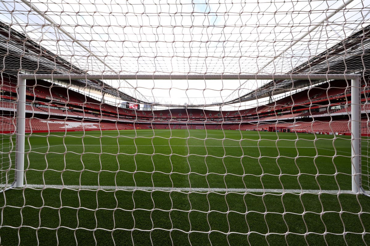 from the Emirates

Stay up-to-date with the latest updates from the Emirates as Arsenal takes on Liverpool in the FA Cup match.