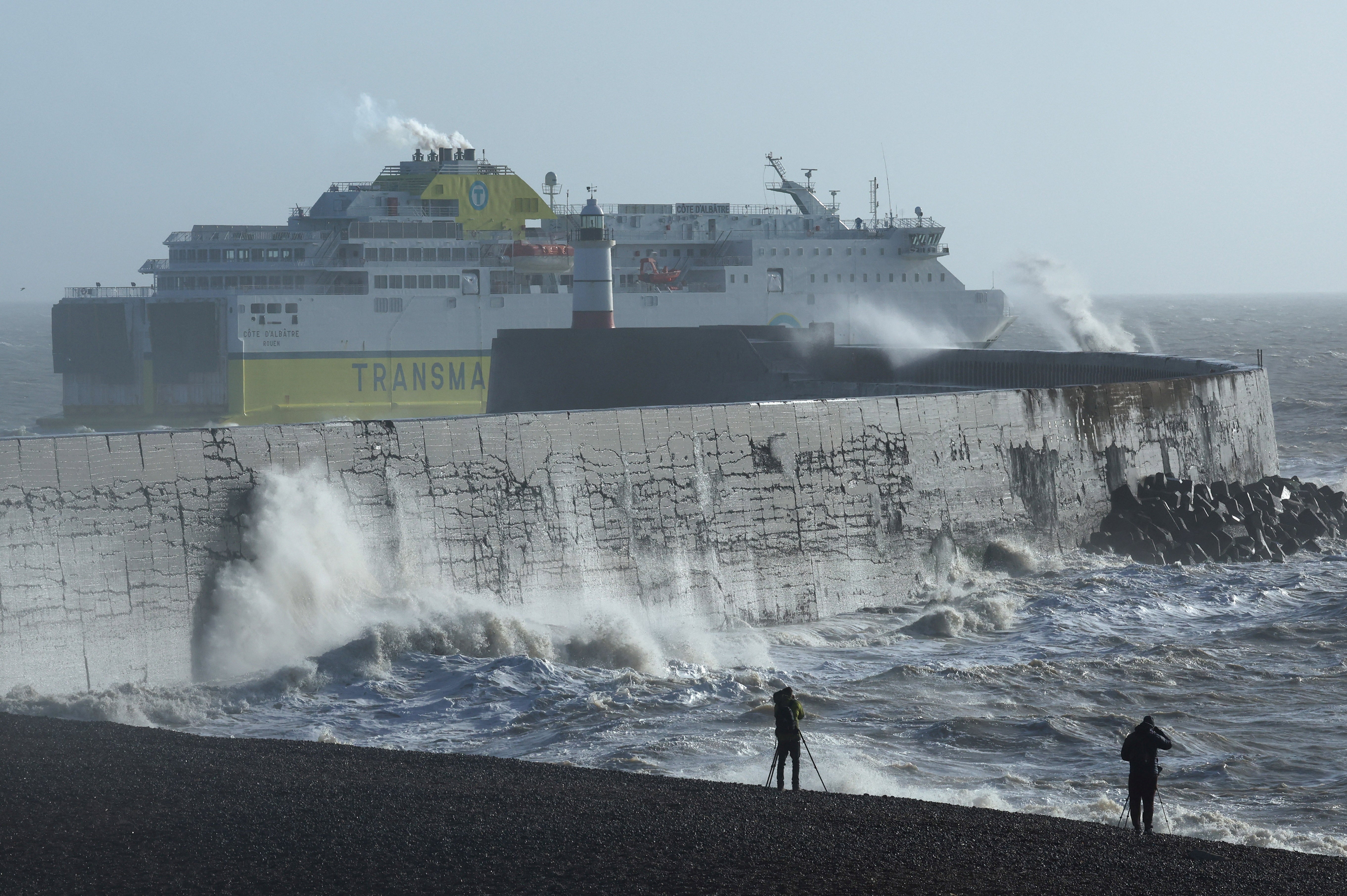 

<p>A cross-Channel ferry departs Newhaven for France as large waves hit the seawall and harbour during Storm Isha in Newhaven, southern Britain, </p>
<p>” height=”3624″ width=”5446″ layout=”responsive” i-amphtml-layout=”responsive”><i-amphtml-sizer slot=