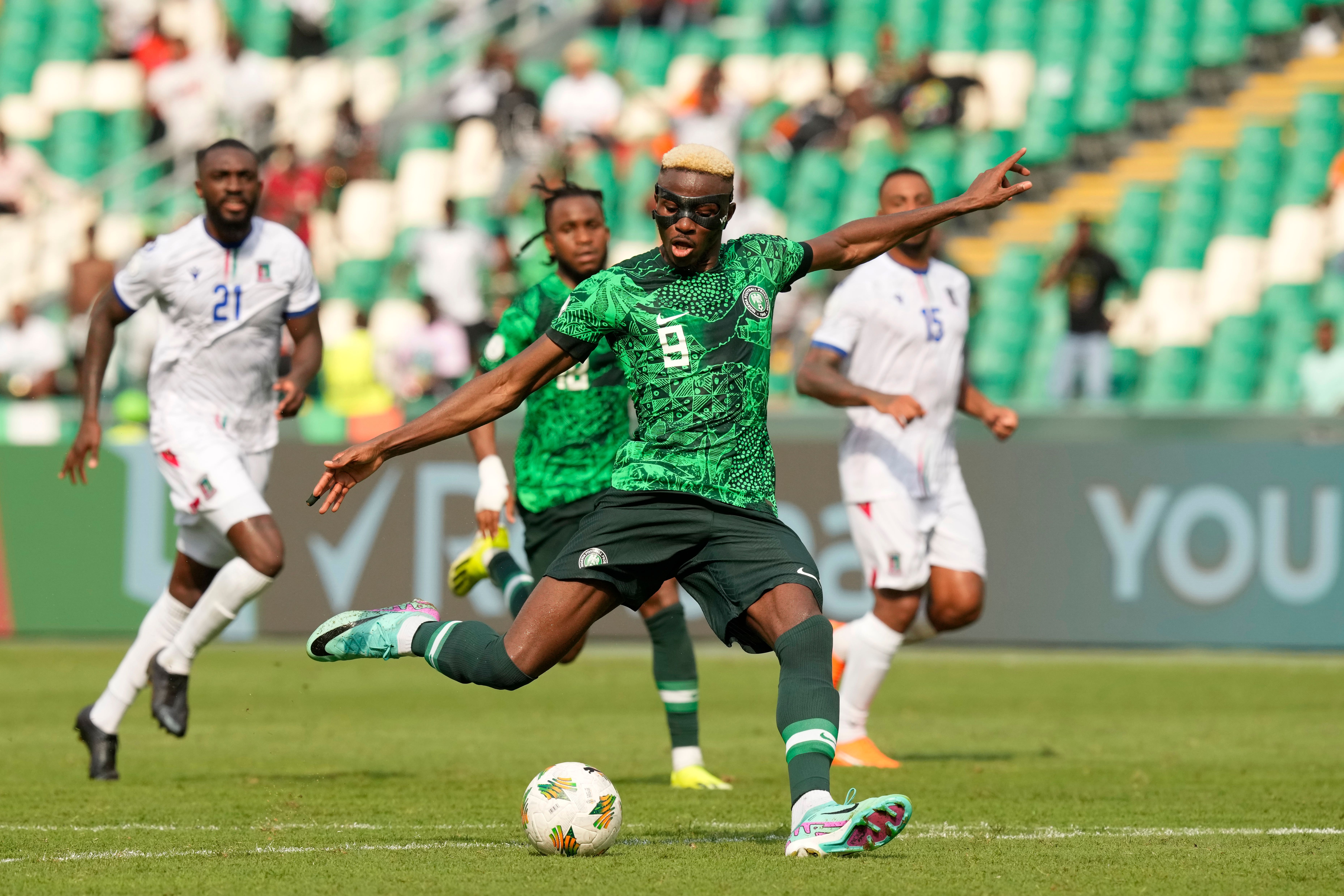 

<p>Victor Osimhen ensured Nigeria split the spoils with Equatorial Guinea in their AFCON opener (Sunday Alamba/AP)</p>
<p>” height=”4956″ width=”7434″ layout=”responsive” i-amphtml-layout=”responsive”><i-amphtml-sizer slot=