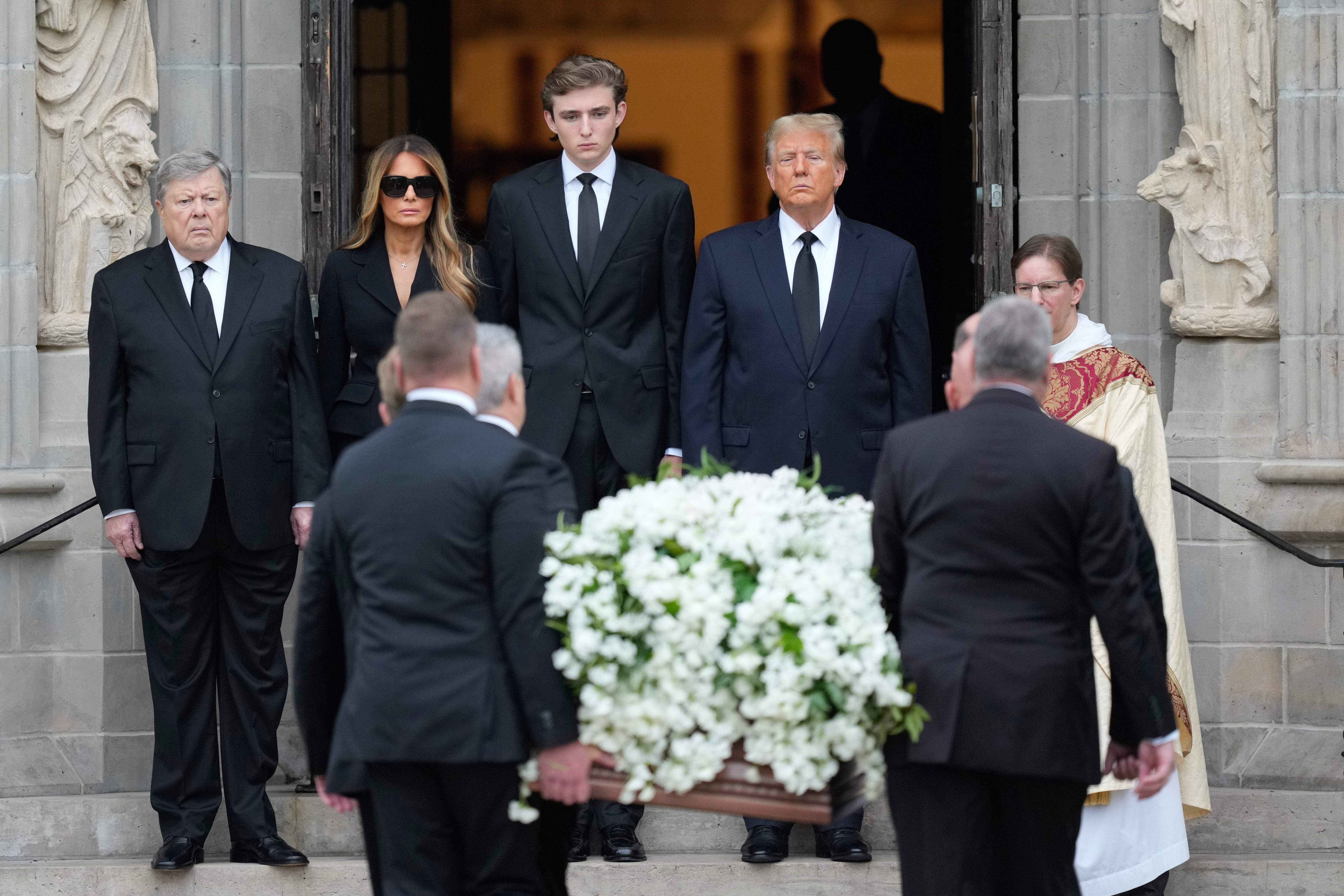 

<p>The Trump family attending the funeral of Amalija Knavs at the Church of Bethesda-by-the-Sea in Palm Beach, Florida</p>
<p>” height=”4262″ width=”6393″ layout=”responsive” i-amphtml-layout=”responsive”><i-amphtml-sizer slot=