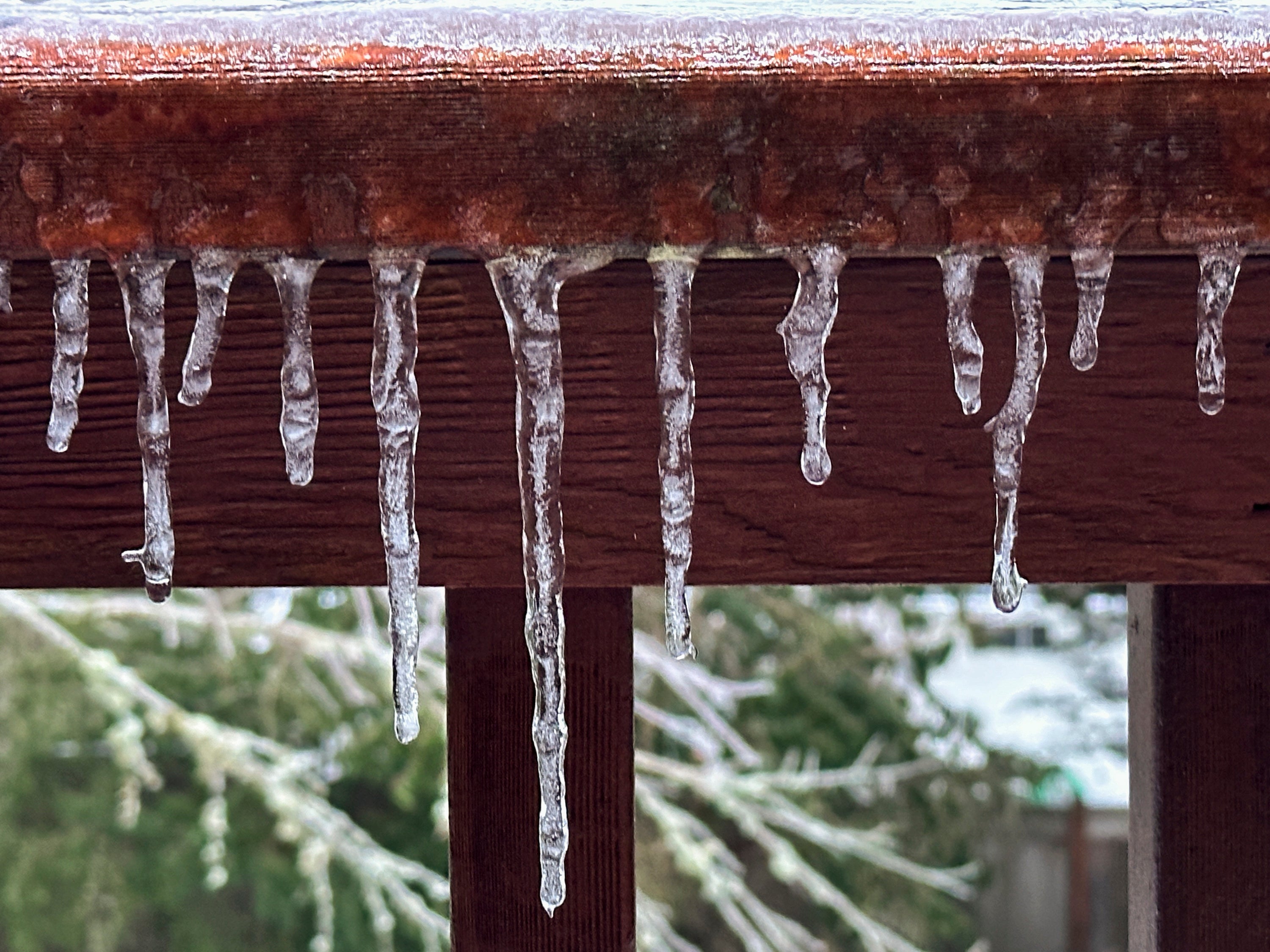 

<p>Icicles hang from a railing on Wednesday, Jan. 17, 2024, in Lake Oswego</p>
<p>” height=”2250″ width=”3000″ layout=”responsive” i-amphtml-layout=”responsive”><i-amphtml-sizer slot=