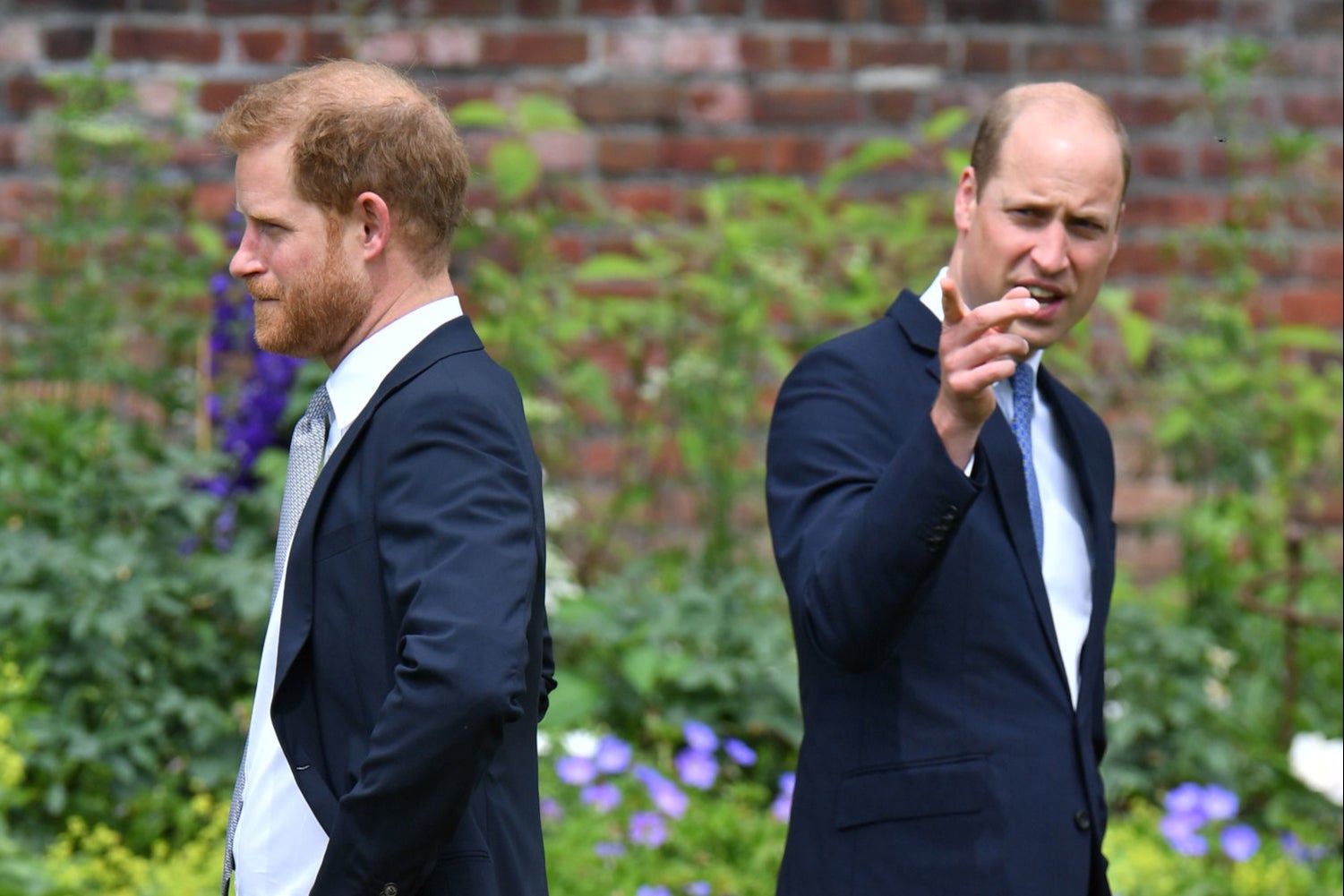 

<p>Prince William is ‘upset’ with his brother after Prince Harry’s brief visit to see their father following the King’s shock cancer diagnosis</p>
<p>” height=”1001″ width=”1501″ layout=”responsive” i-amphtml-layout=”responsive”><i-amphtml-sizer slot=