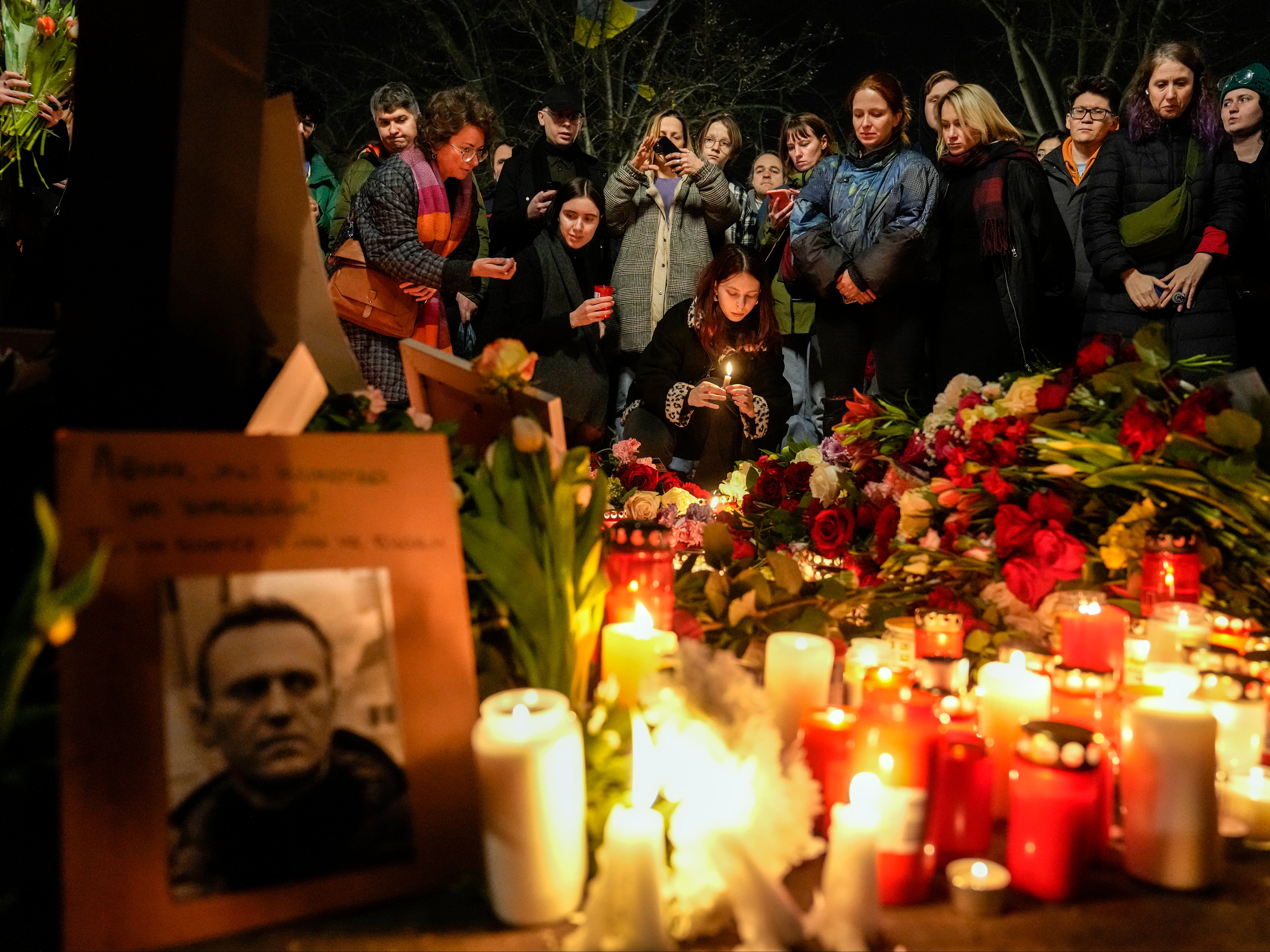 

<p>A protest in front of the Russian embassy in Berlin</p>
<p>” height=”3665″ width=”4886″ layout=”responsive” i-amphtml-layout=”responsive”><i-amphtml-sizer slot=