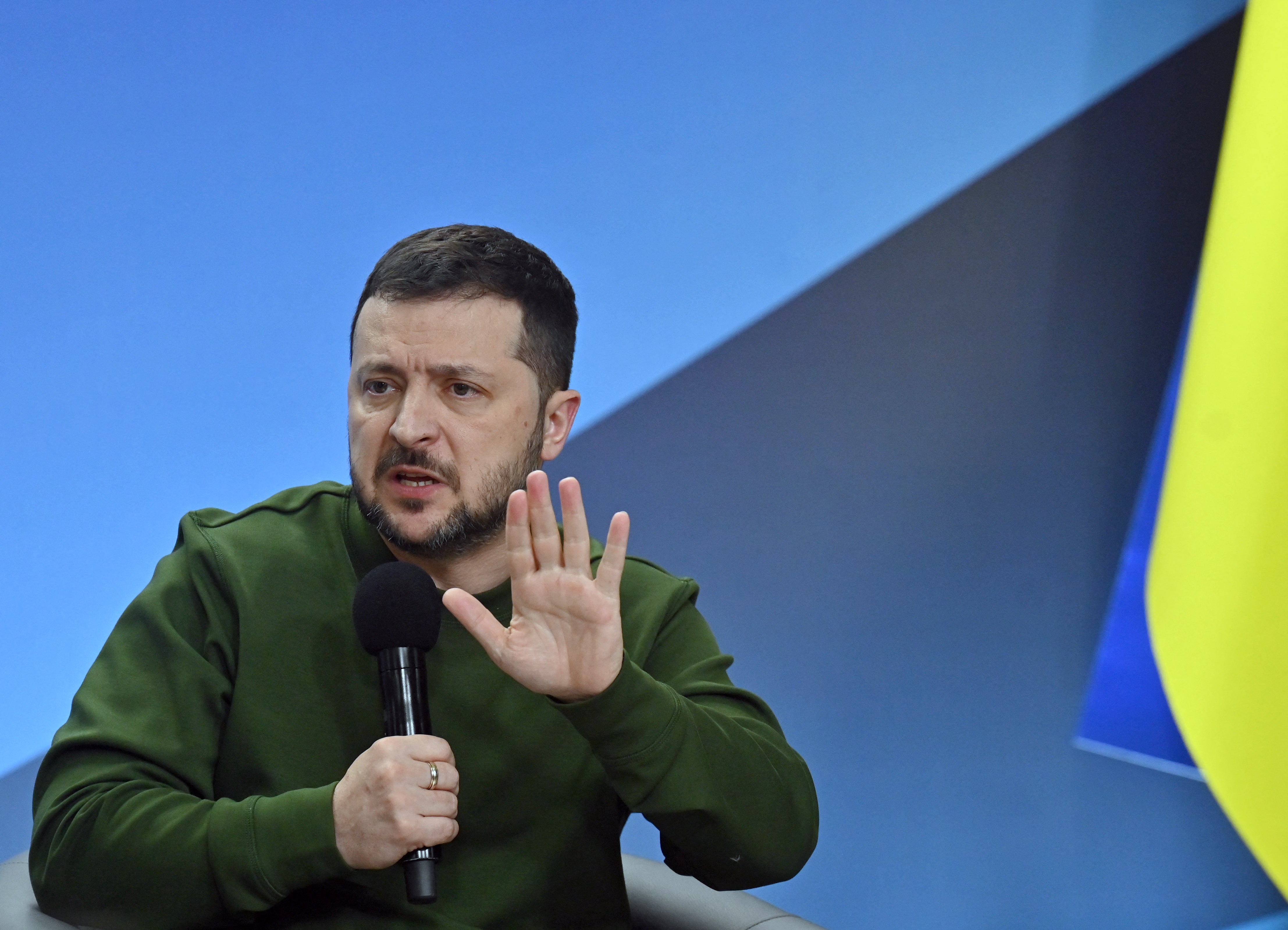 

<p>Ukrainian President Volodymyr Zelensky addresses Ukrainian students during a meeting along with Polish Prime minister in Kyiv</p>
<p>” height=”3196″ width=”4428″ layout=”responsive” i-amphtml-layout=”responsive”><i-amphtml-sizer slot=