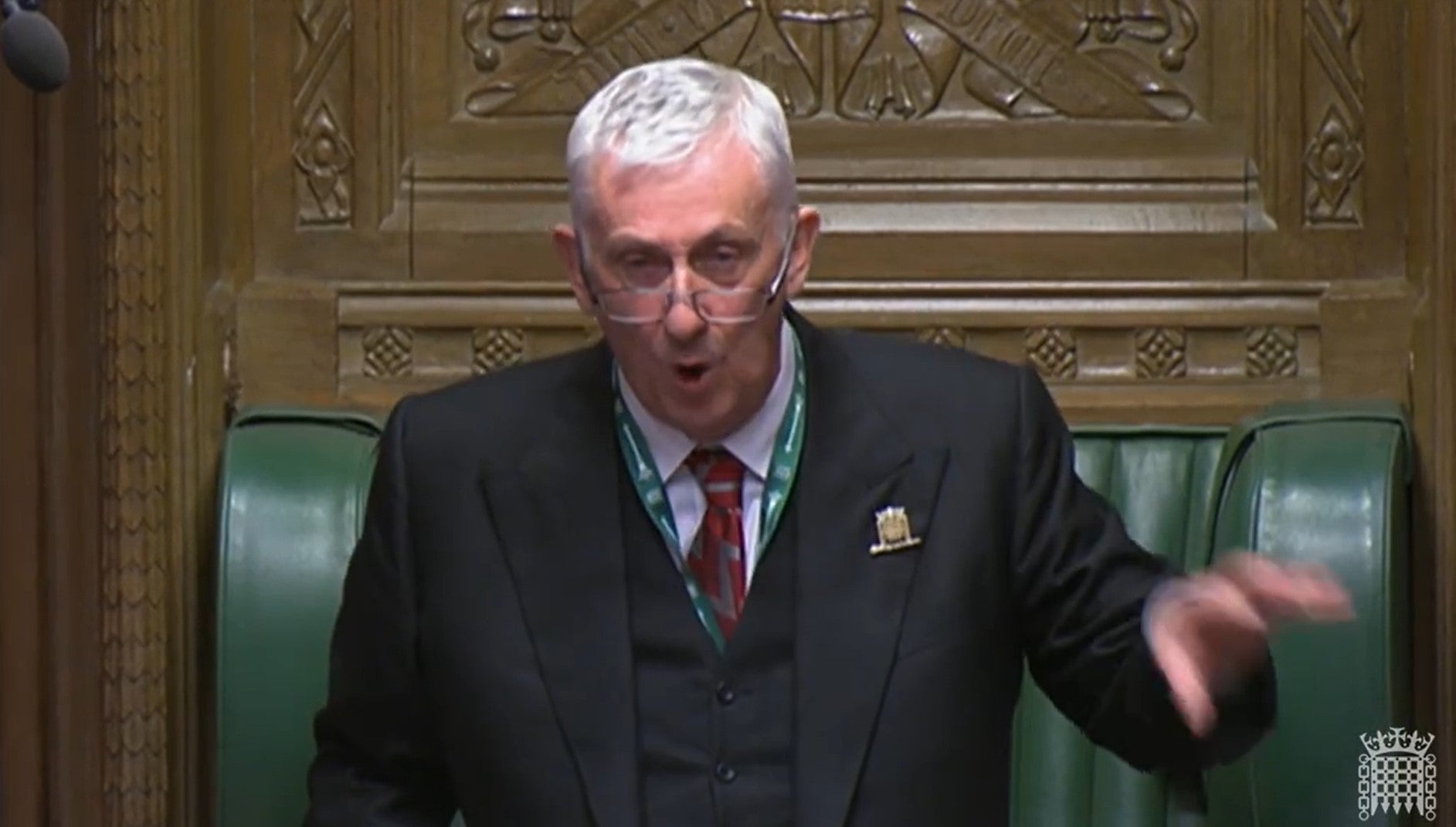 

<p>Sir Lindsay Hoyle returned to deliver an apology  </p>
<p>” height=”1071″ width=”1885″ layout=”responsive” i-amphtml-layout=”responsive”><i-amphtml-sizer slot=