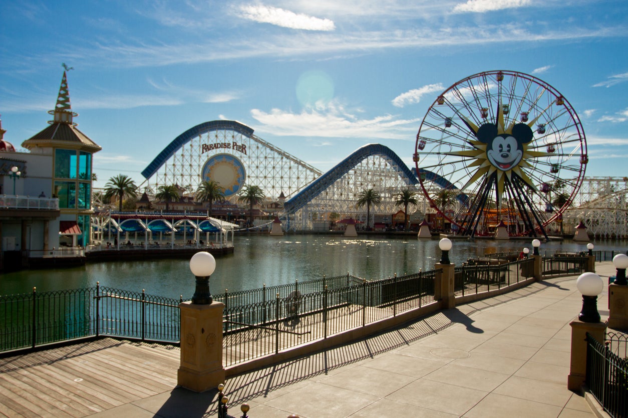 

<p>Disneyland parks in Anaheim to close early again due to bad weather</p>
<p>” height=”836″ width=”1254″ layout=”responsive” i-amphtml-layout=”responsive”><i-amphtml-sizer slot=