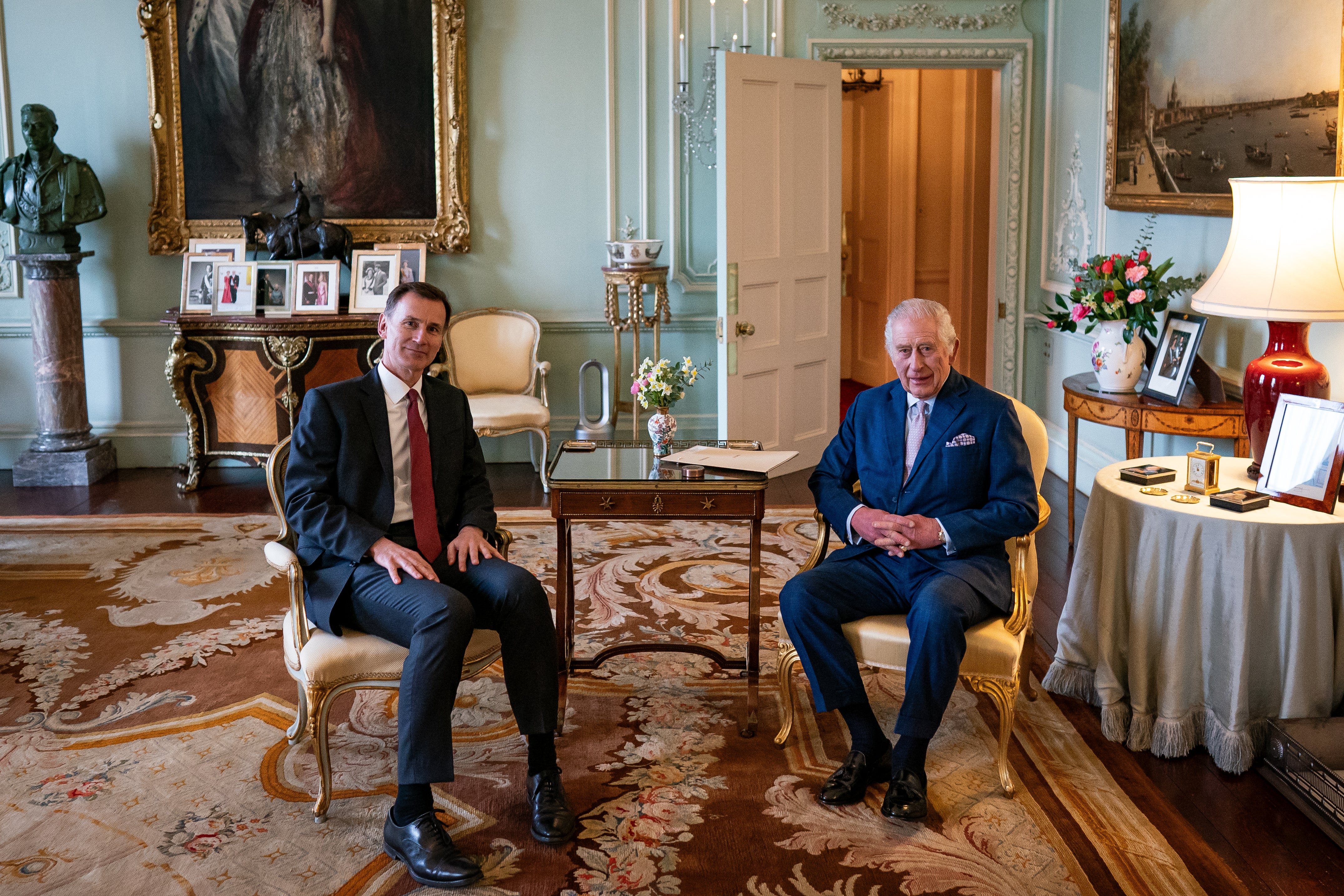 

<p>Charles meets with Chancellor of the Exchequer Jeremy Hunt on Tuesday </p>
<p>” height=”2865″ width=”4298″ layout=”responsive” i-amphtml-layout=”responsive”><i-amphtml-sizer slot=