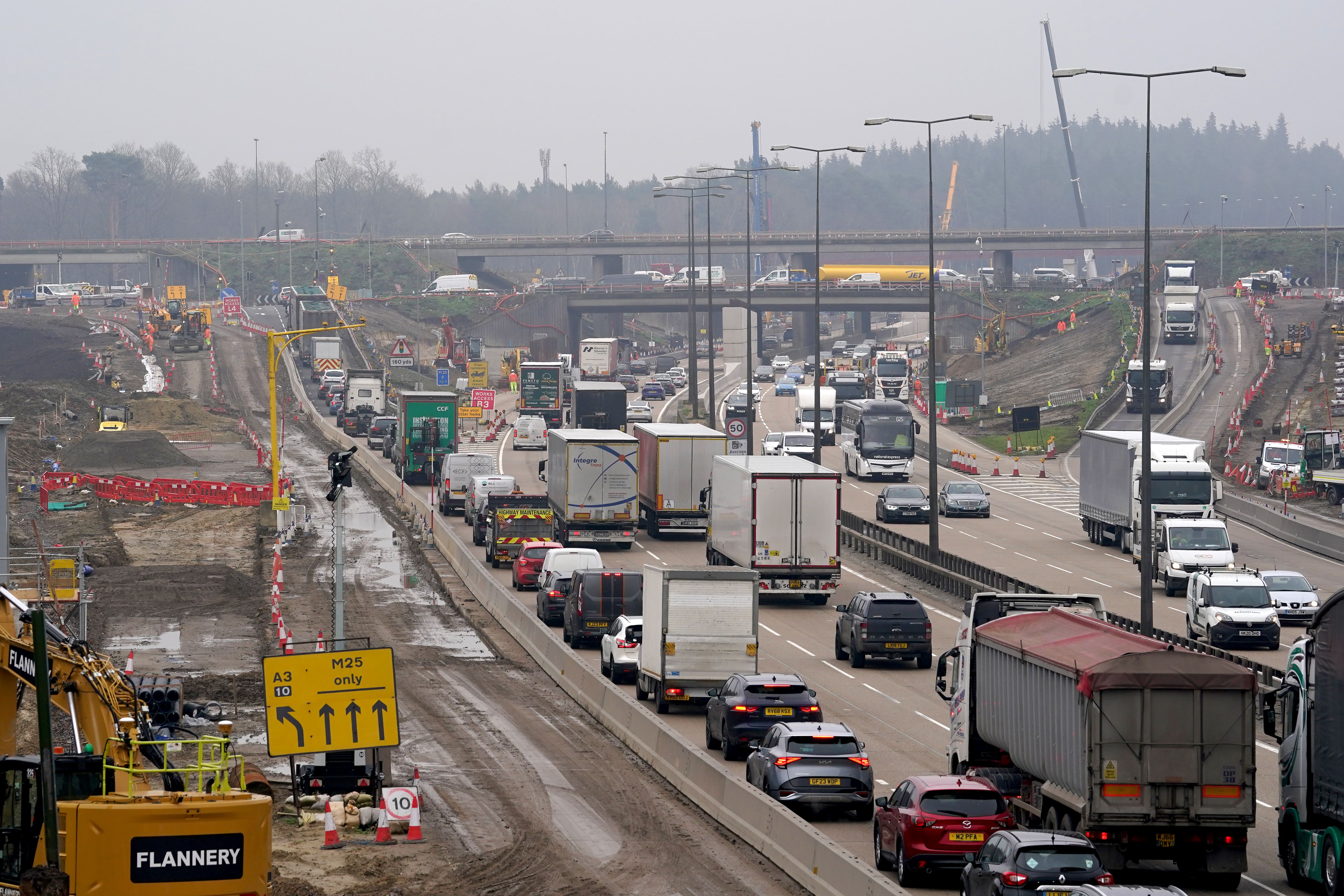 

<p>Drivers have been urged not to use Satnavs while a five-mile stretch of the M25 is closed</p>
<p>” height=”3568″ width=”5352″ layout=”responsive” i-amphtml-layout=”responsive”><i-amphtml-sizer slot=