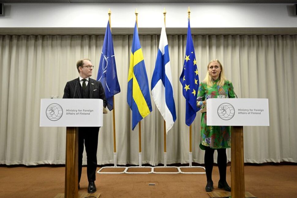 

<p>Tobias Billstrom and  Elina Valtonen speak at a press conference in Helsinki </p>
<p>” height=”647″ width=”970″ layout=”responsive” i-amphtml-layout=”responsive”><i-amphtml-sizer slot=