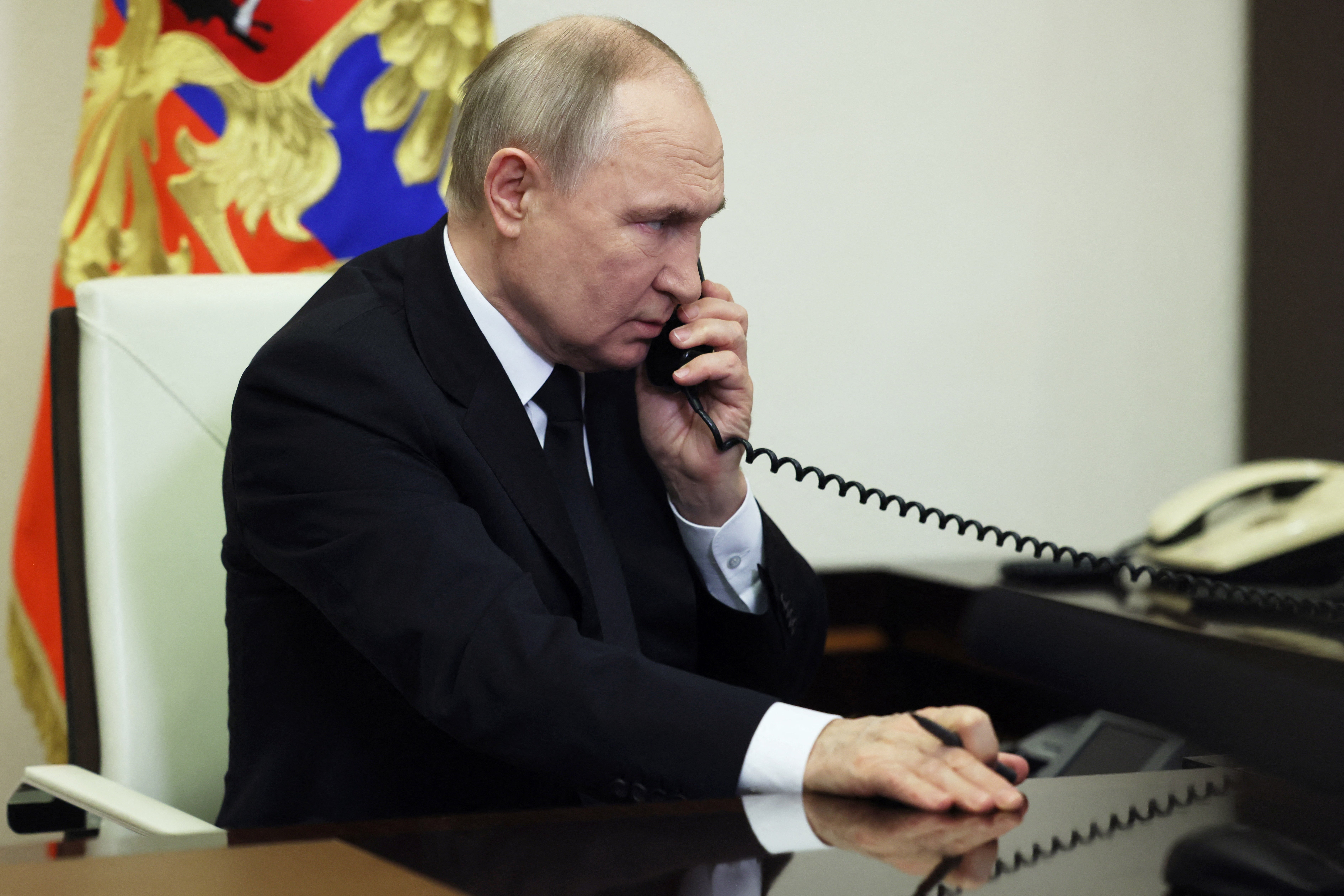 

<p>Putin has spoken with the leaders of Mali and the Republic of Congo  </p>
<p>” height=”5041″ width=”7561″ layout=”responsive” i-amphtml-layout=”responsive”><i-amphtml-sizer slot=