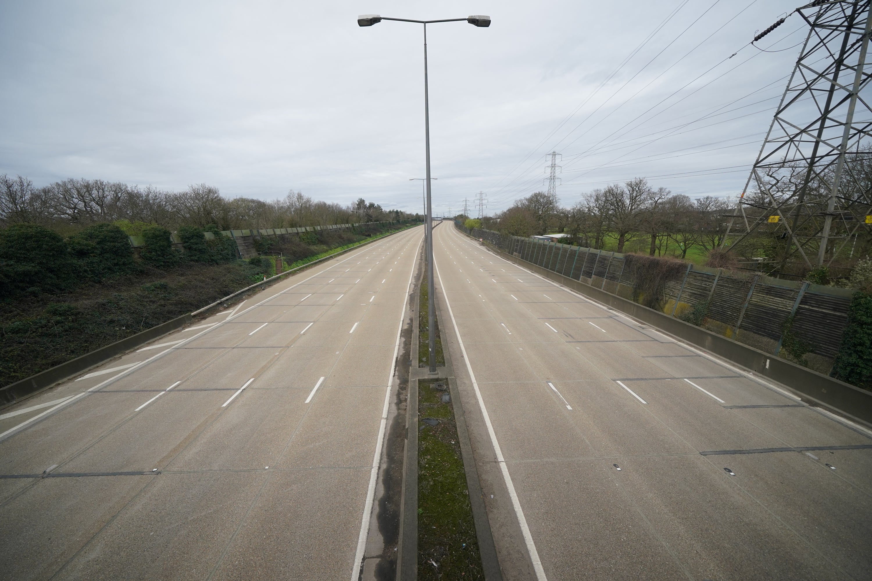 A closed section of the M25 between Junctions 10 and 11