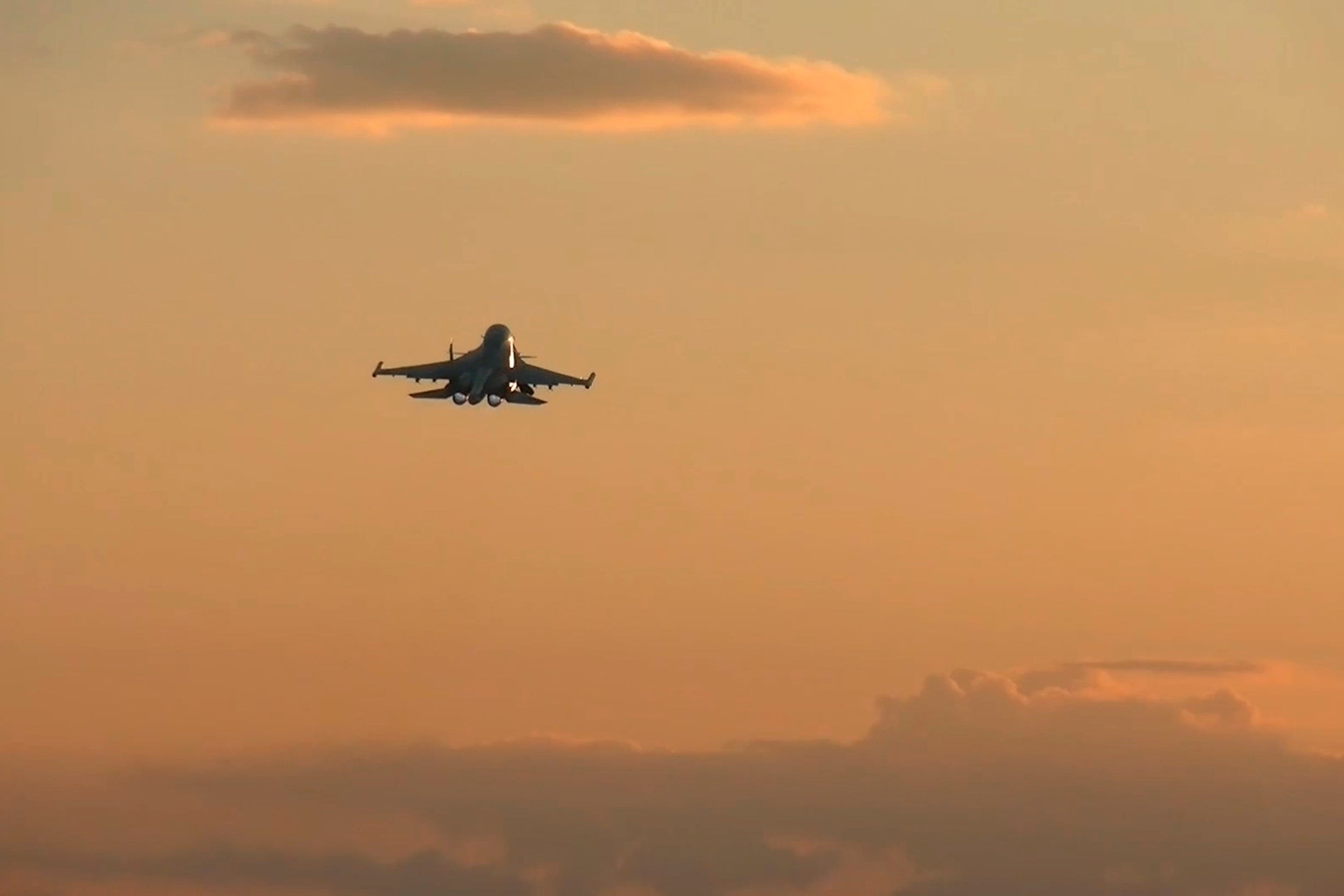 A Su-34 bomber of the Russian air force operates at the border area of Kursk region