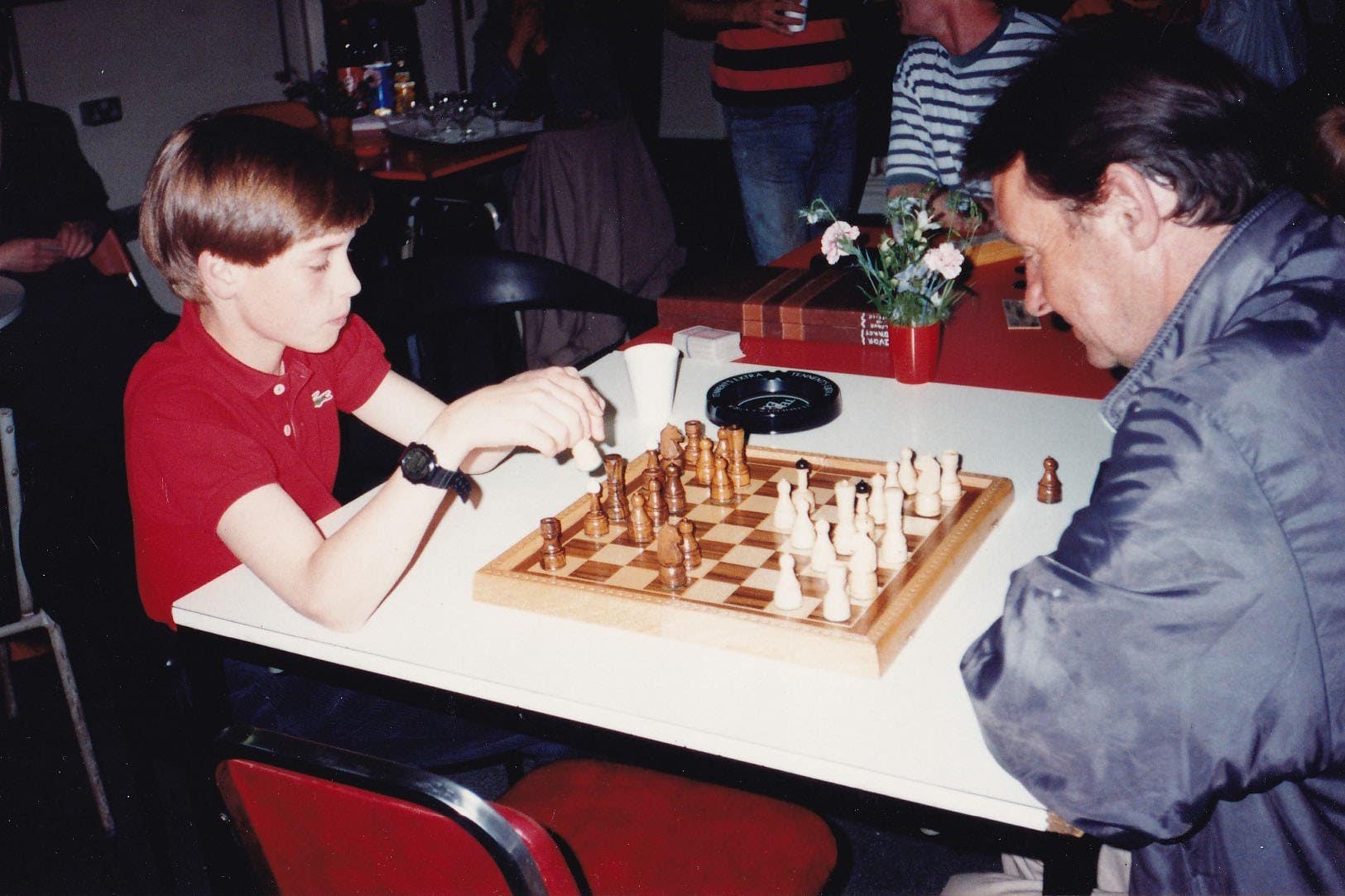 William playing chess during a visit to The Passage in London in 1993 (The Passage/PA)