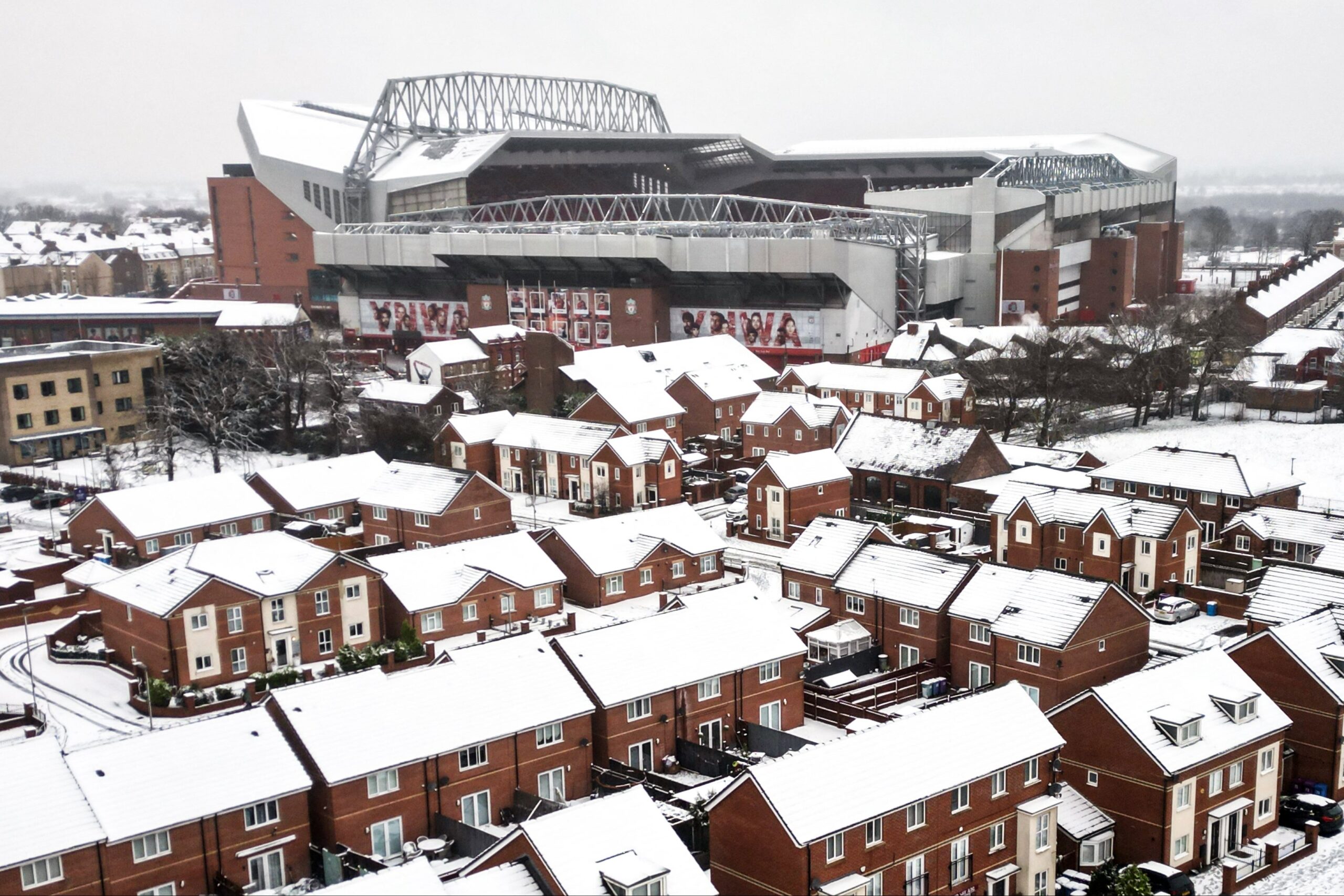 Liverpool vs Man Utd set to go ahead despite snow - latest updates