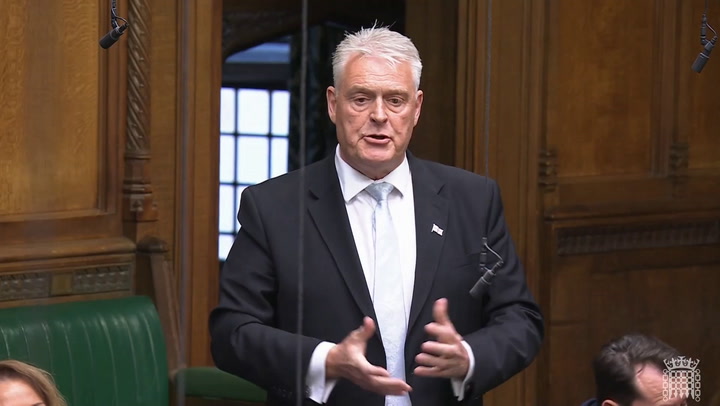 Groans as Lee Anderson suggests Corbyn should be deported with Channel migrants