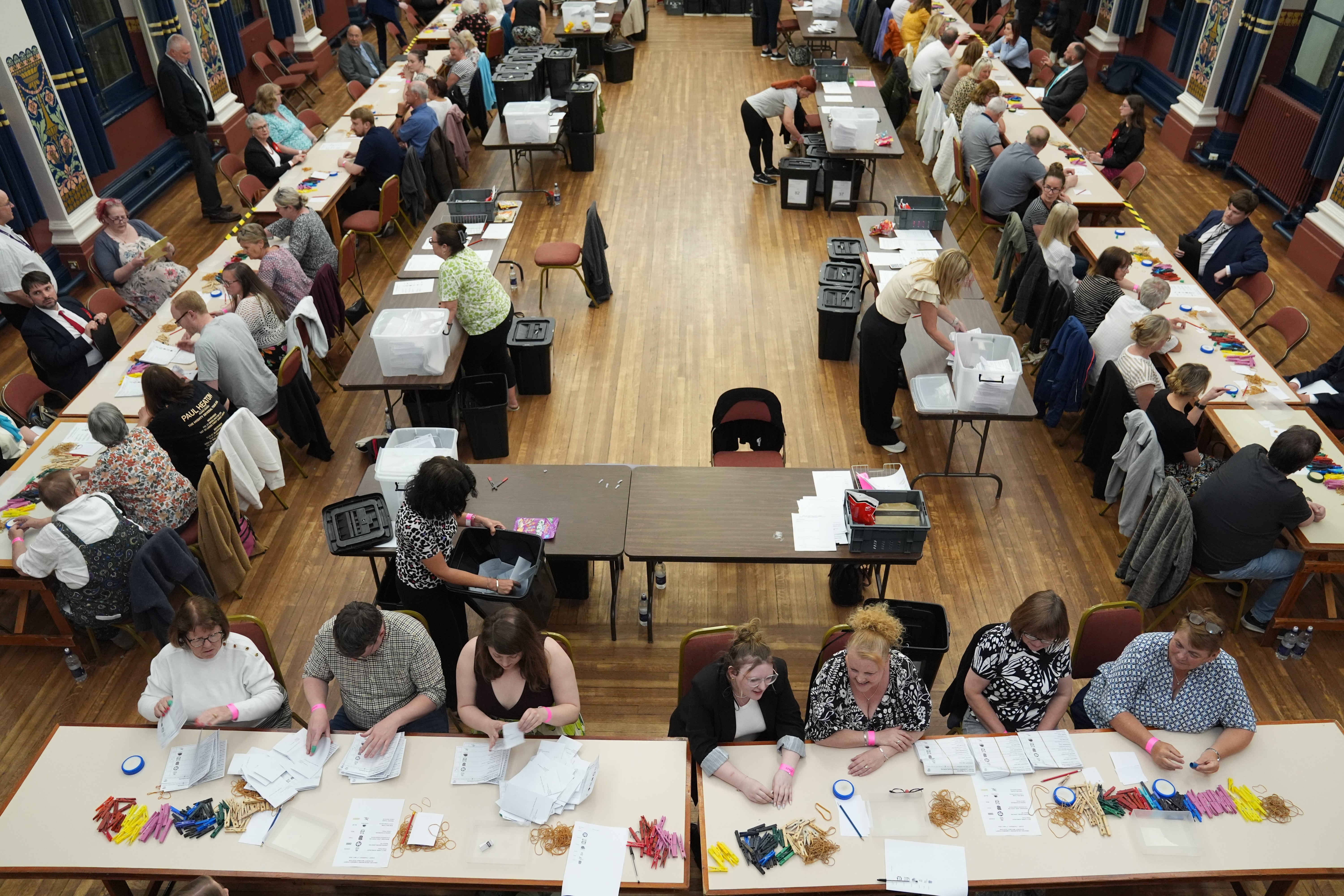There are six mayoral contests in total