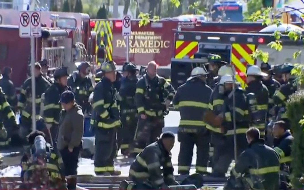 Milwaukee apartment fire kills four people, displaces hundreds