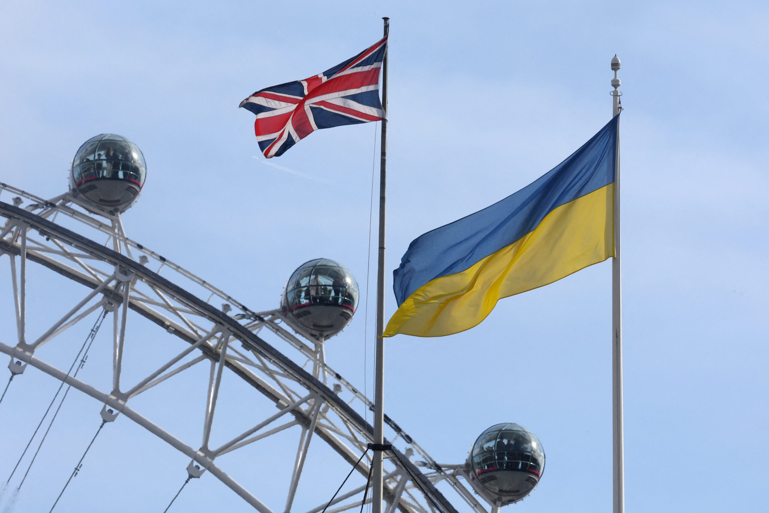 Row breaks out over Reform banning Ukraine flags from flying above town halls